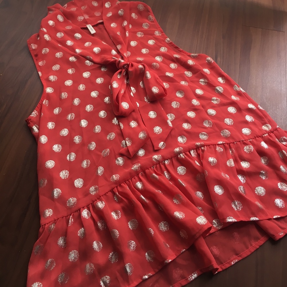 Tie Front Top - Picture 2 of 4