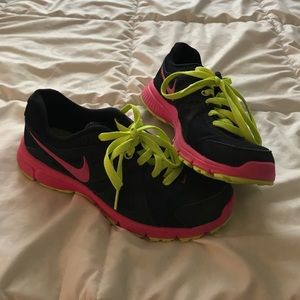 Nike Revolution 2 Sneakers