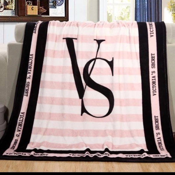 Victoria secret blanket - Picture 2 of 2