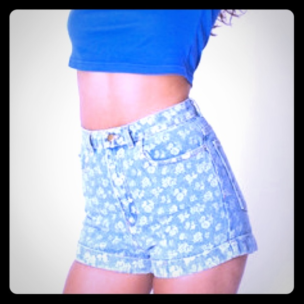 American Apparel Denim Shorts !