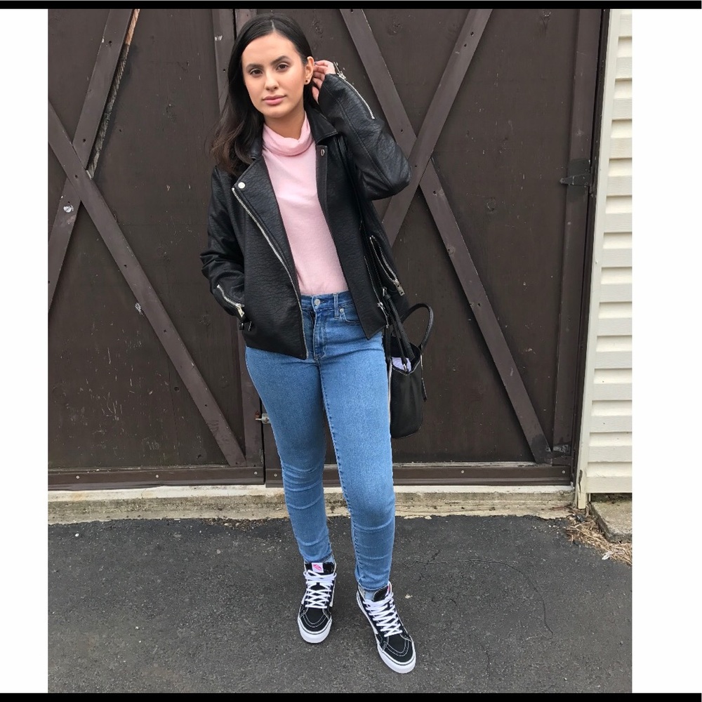 Meet your posher, Katey