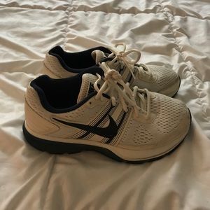 7.5 Size Nike Sneakers