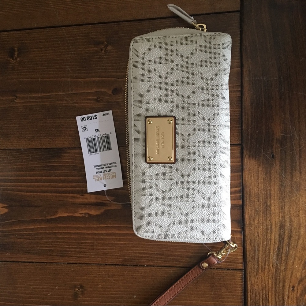 Michael Kors Jet Set Travel Continental wallet