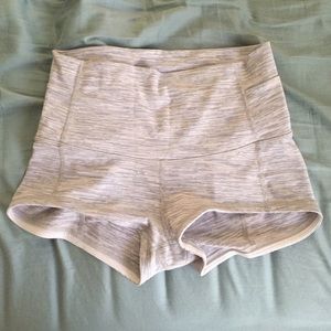 Lululemon wunder short 2" size 6