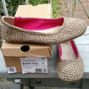 Cheetah print Toms flats, 5.5 women's, 3 youth EUC