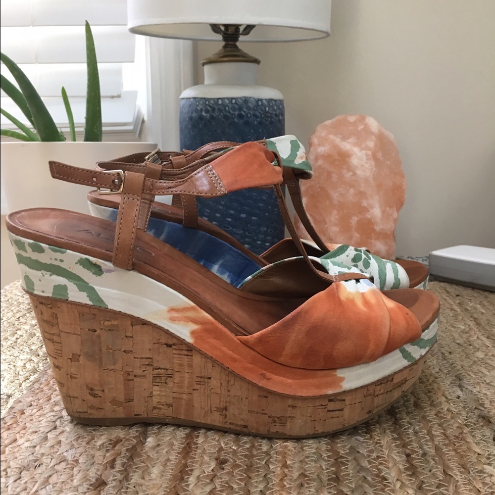 EUC Aldo - limited edition tye dye wedge 6.5-7