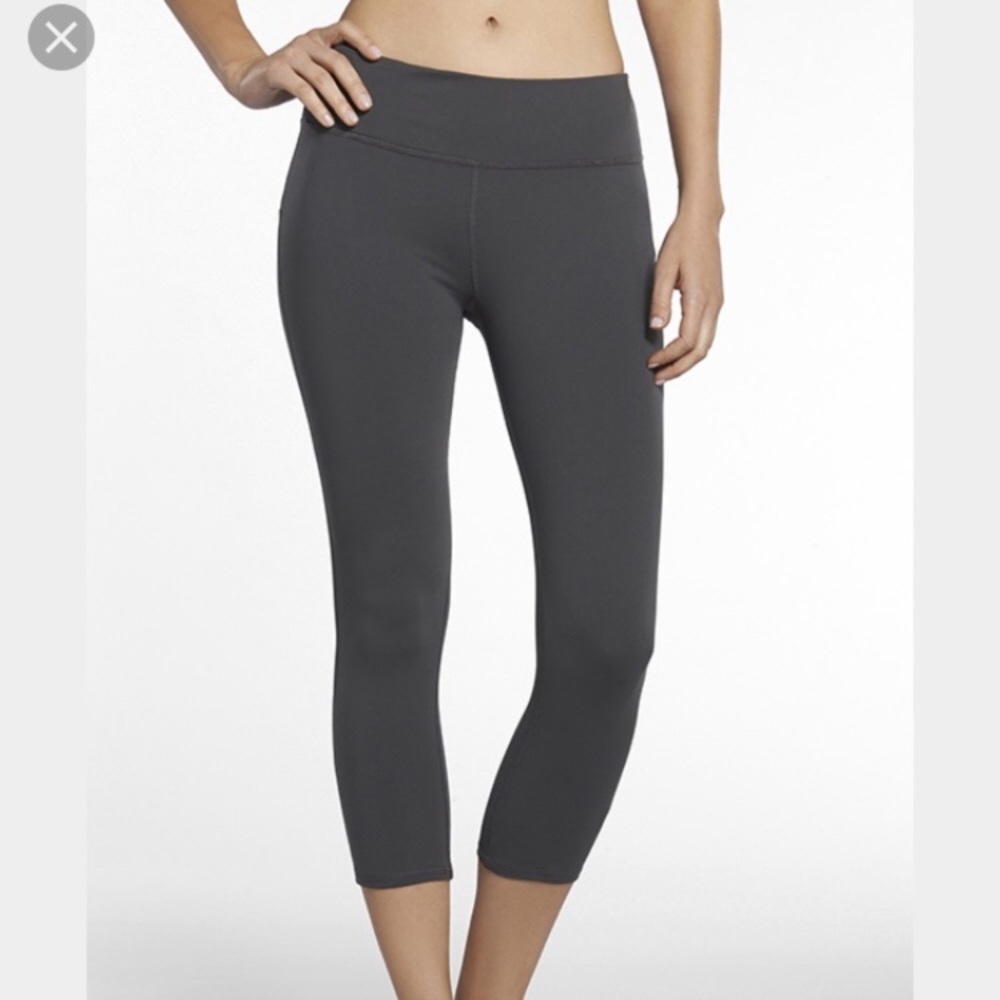 Fabletics Salar Capri Size S Dark Grey
