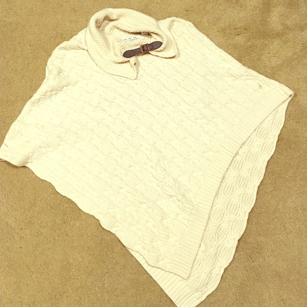 Slouchy poncho with buckle detail