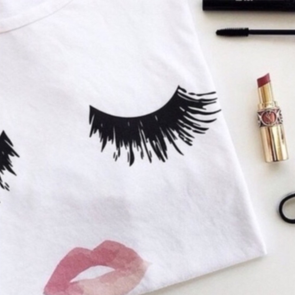 Lashes and 💋 Shirt !! - Picture 2 of 2