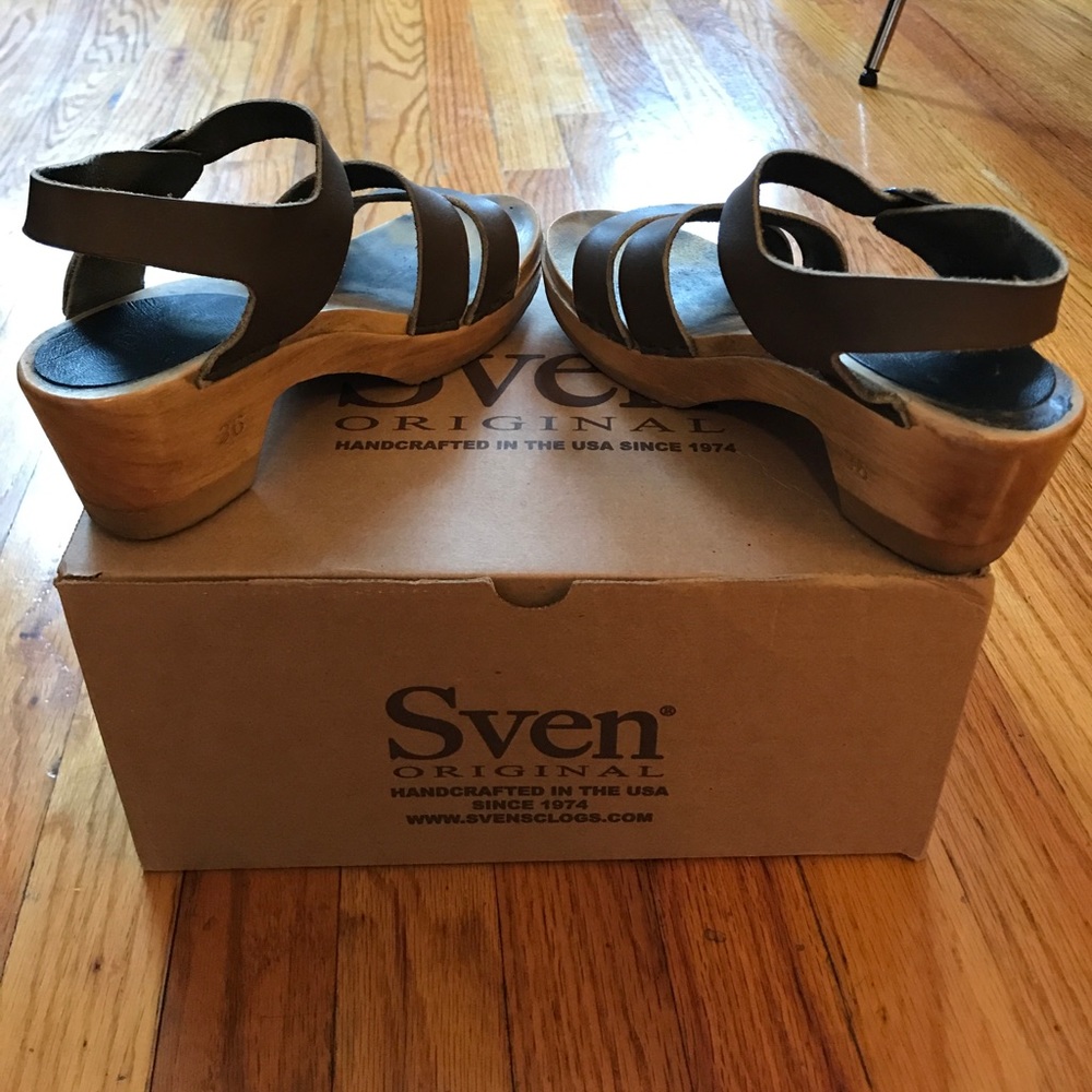 Sven Z-Strap Mid-Heel Clog