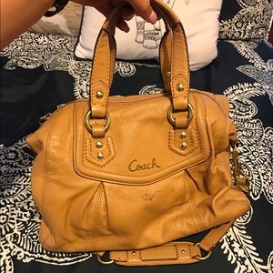 Beautiful Coach Leather Purse