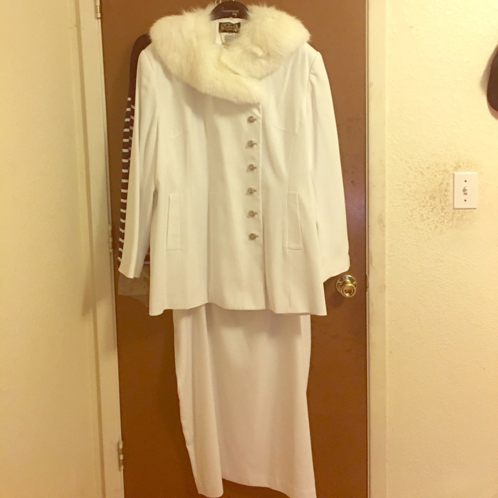 Champagne Italy lined women's suit size 26