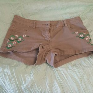 Cute H&M embroidered shorts