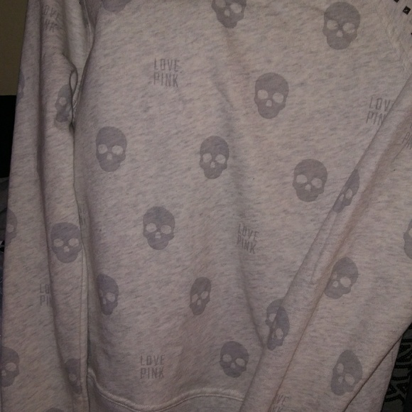 💀 BNWT'S VS Pink Skull Pullover Sweatshirt - Picture 1 of 3