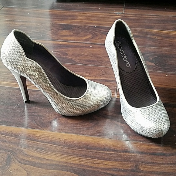 Shoes - Silver sequined pumps