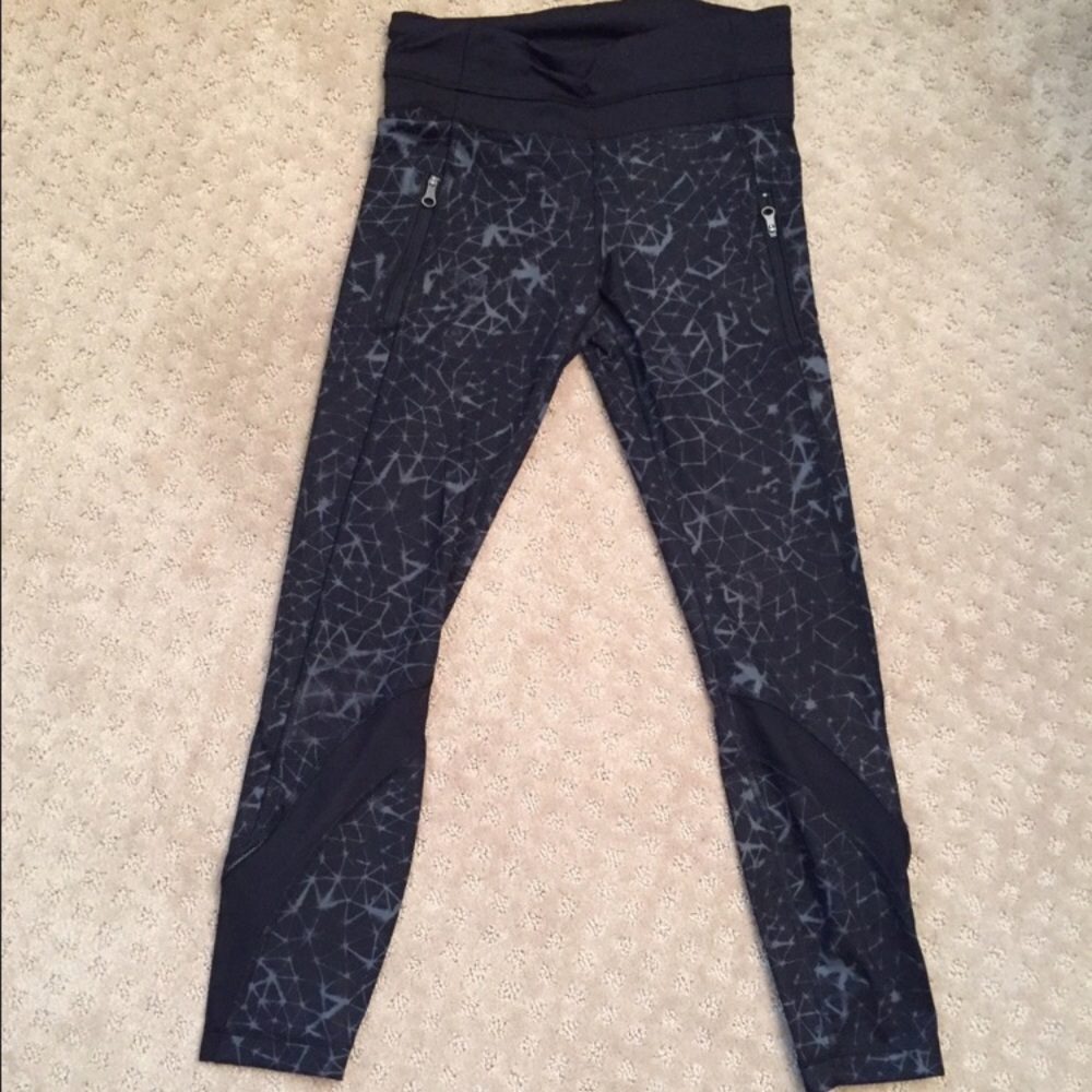 Lululemon inspire tights in black geometric size4