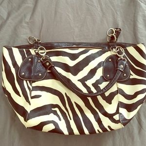 Animal print purse. Super chic