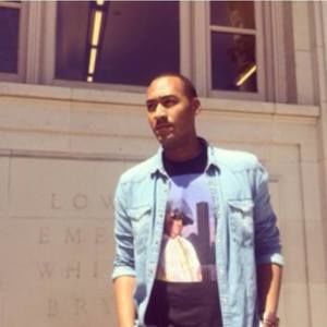 Meet your Posher, Levi