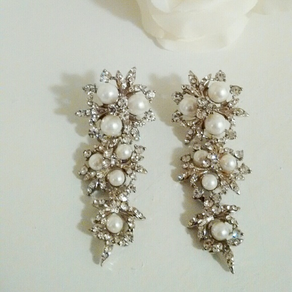 Crystals & Pearls earrings-Quality Costume Jewelry - Picture 1 of 1