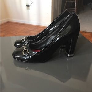 Size 8 White House Black Market black Heels