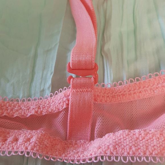 Bright peach H&M push up bra - Picture 5 of 6