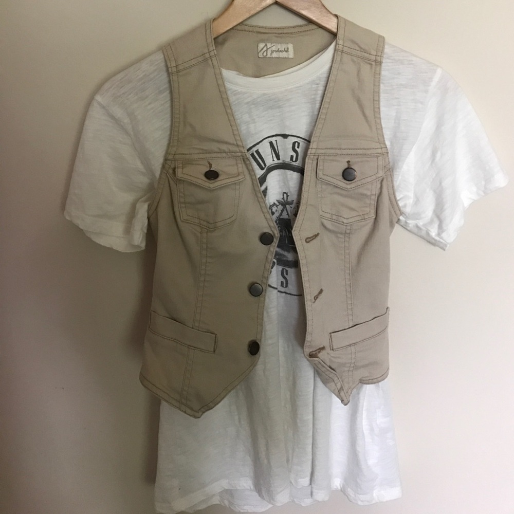 Beige vest