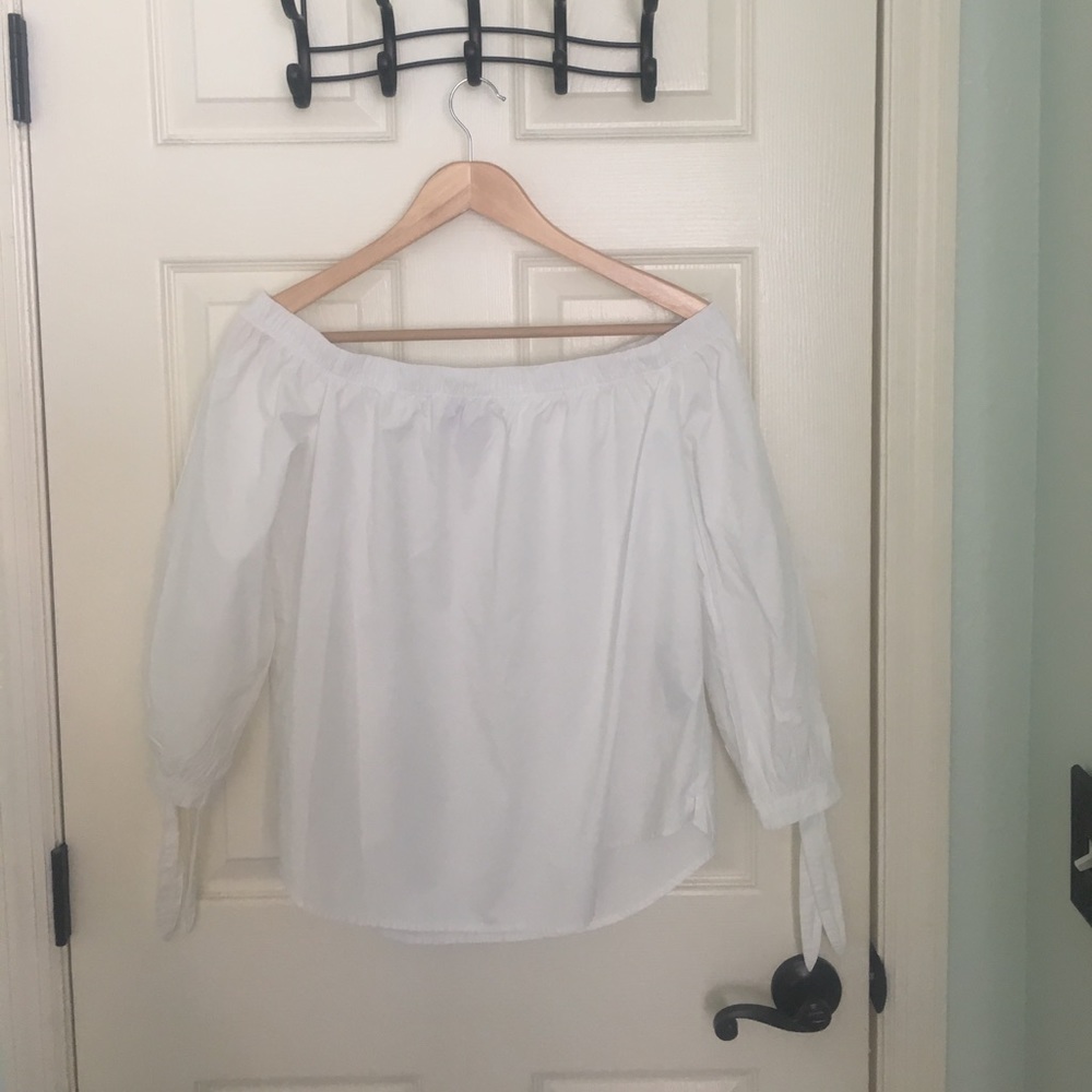 Abercrombie & Fitch Off the Shoulder Top