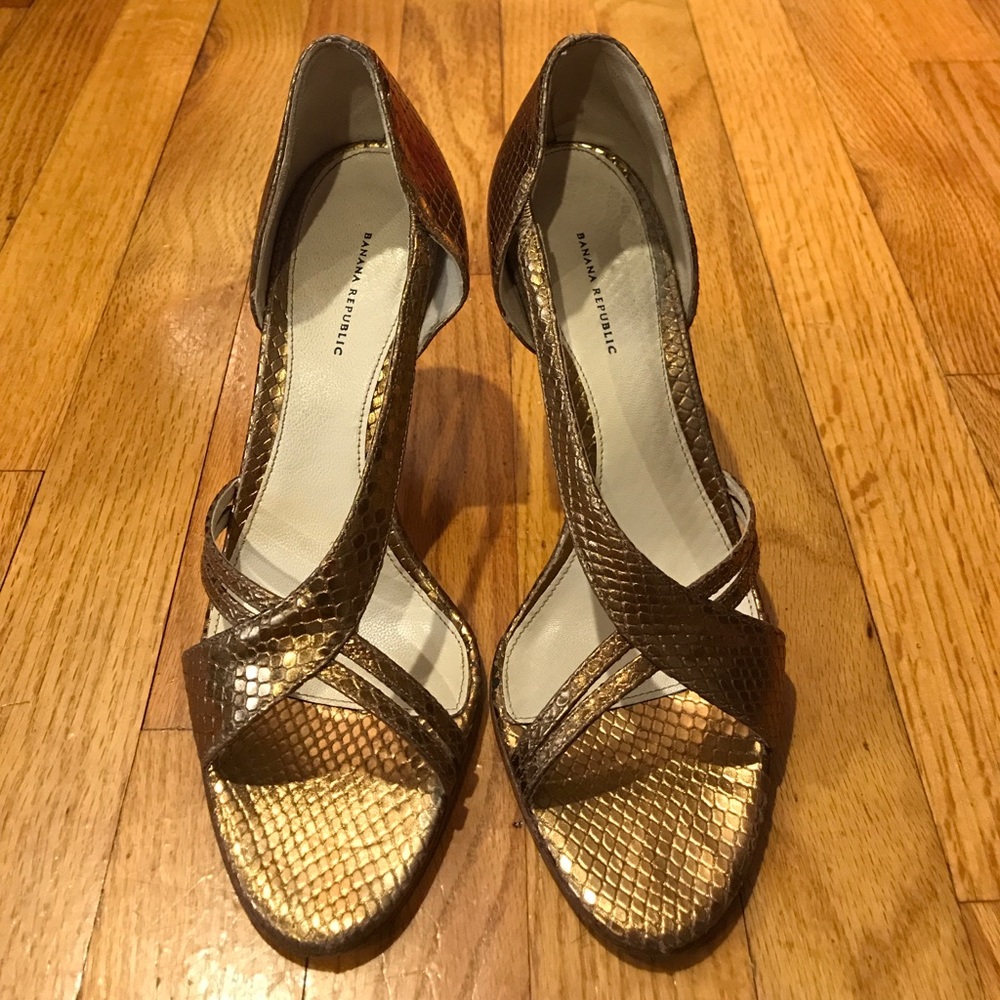 Banana Republic Golden Cris Cross Peep Toe Heels