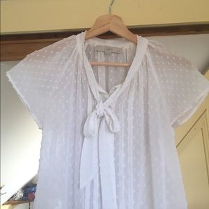 Chic LOFT dotted silky top