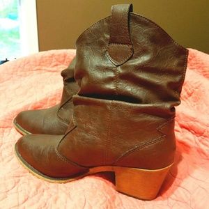 NWOT cowgirl boots