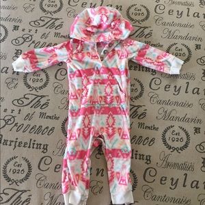 CARTERS OUTFIT W/ HOOD