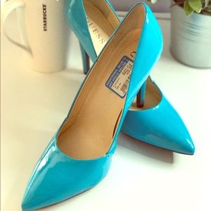 Brand new GUESS pointed toe heels