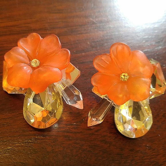Jewelry - VGT Orange Cream Flower Rhinestone Mirror Earrings