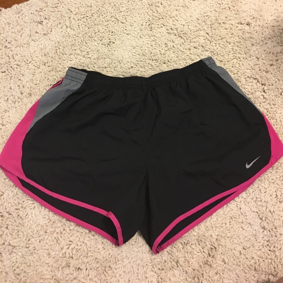 Nike dry fit running shorts - Picture 1 of 3