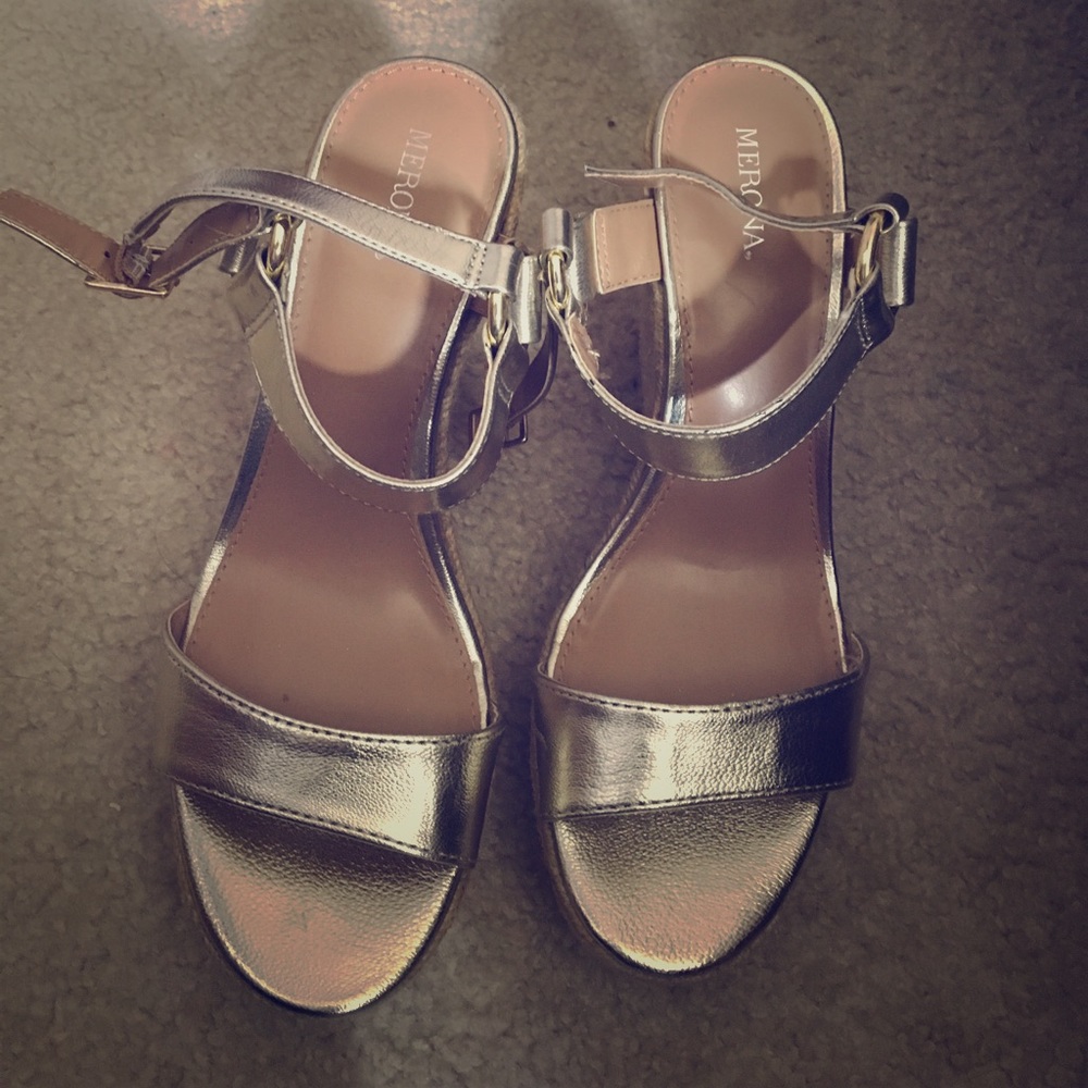 Gold wedges ✨👡💫⭐️