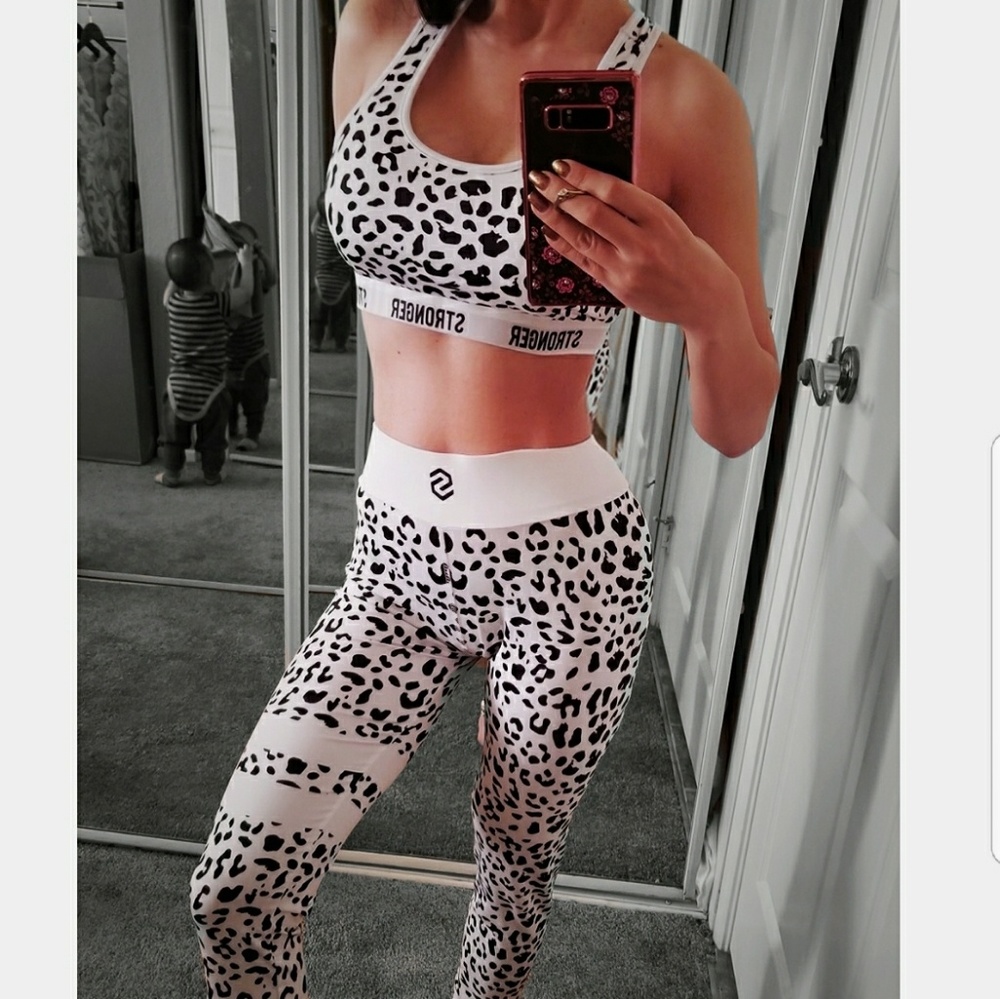 🎁 - Picture 2 of 4