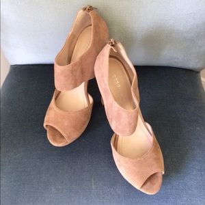 BCBG tan suede platform heels