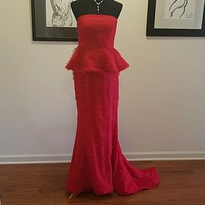 PRICE DROP ⤵ 💕💕Beautiful RED Prom/Ball Gown 👗👗