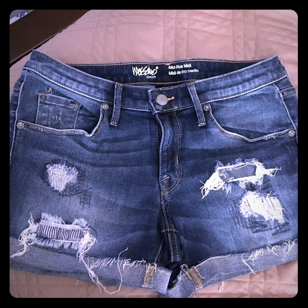 DENIM SHORTS