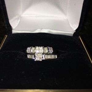 Diamond wedding ring set