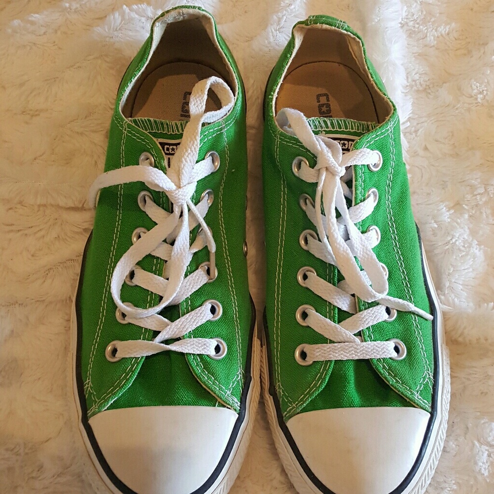 Kelly Green Converse