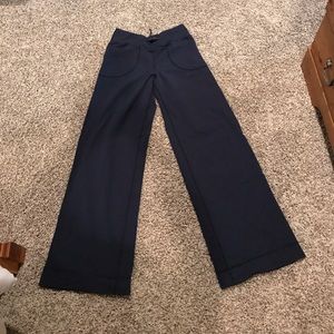 Lululemon workout pants. Good condition.