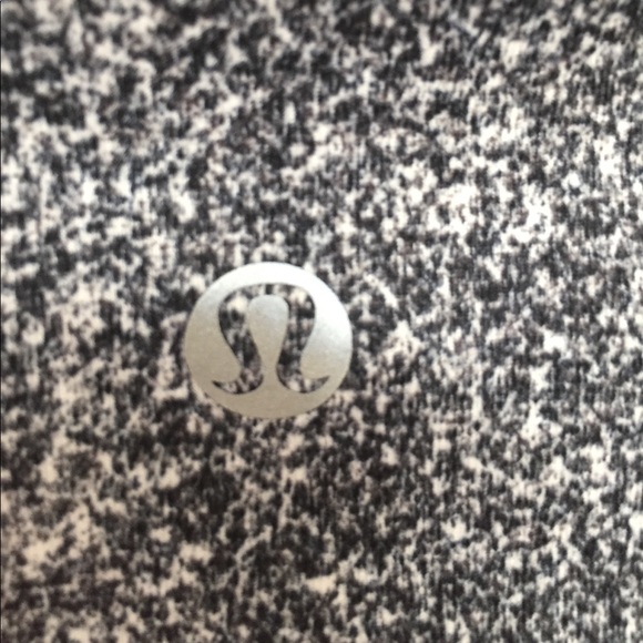 Size 8 Lululemon high rise wunder under pant EUC! - Picture 2 of 4