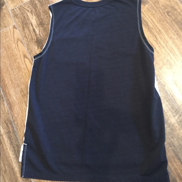 NWOT Nike Workout Shirt - Picture 3 of 4