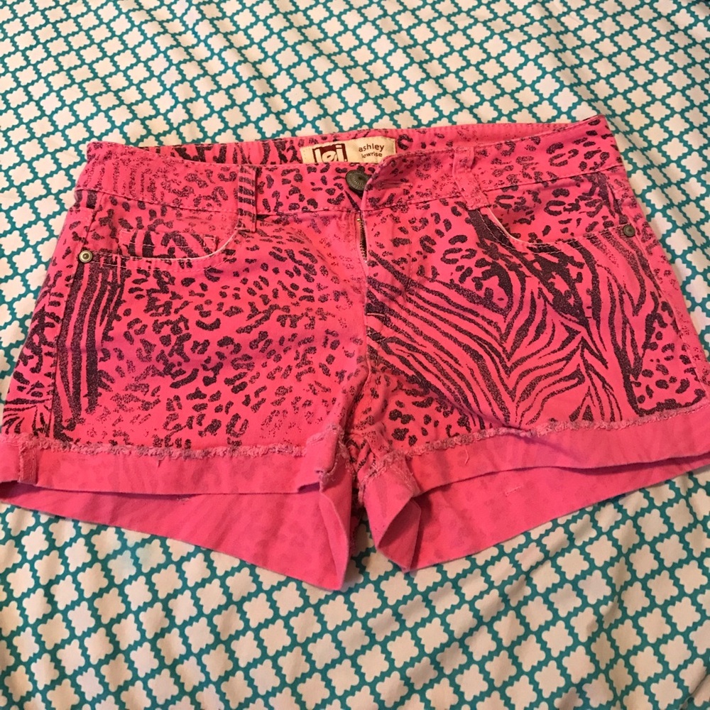 l.e.i Printed Shorts