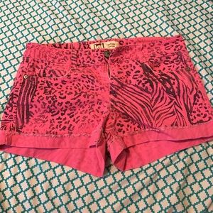 l.e.i Printed Shorts