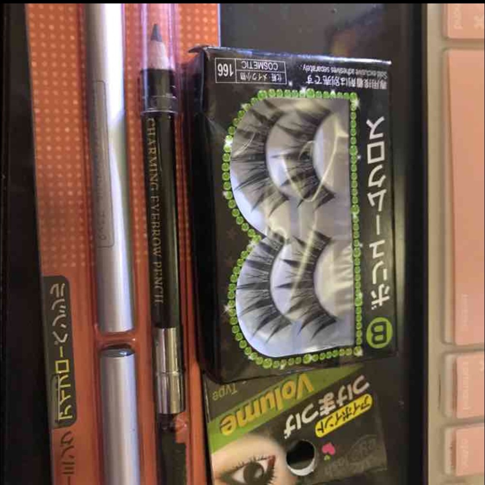 Japanese eyelash and eyebrow/liner bundle
