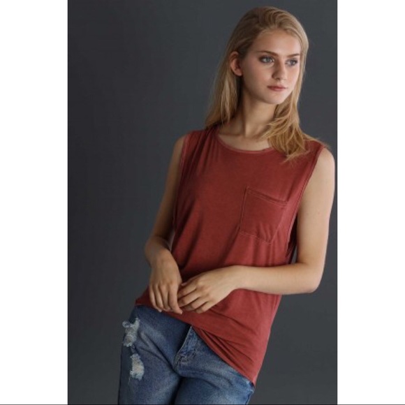 Last Chance Ivory Pocket Muscle Tee - Picture 2 of 6