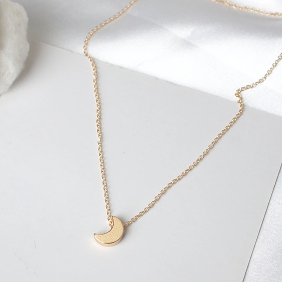 Jewelry - Dainty Crescent Moon Necklace