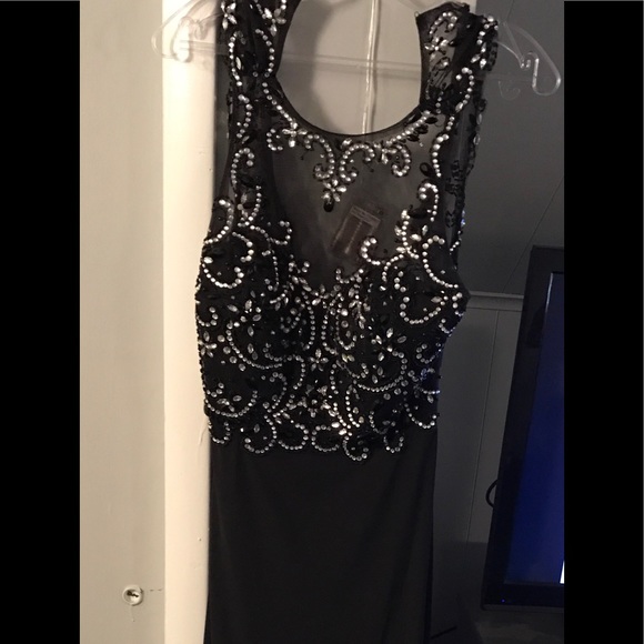 Prom dress - Picture 2 of 3